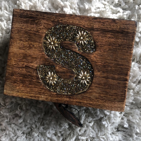 global market Accessories - ‘S’ wooden box